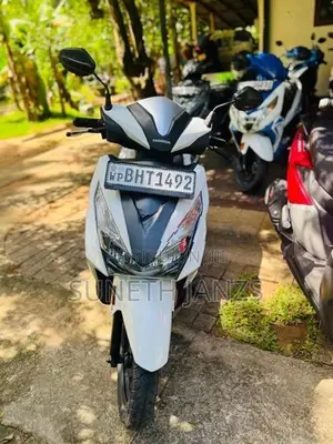 Honda Grazia white 2019