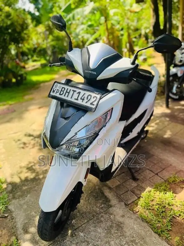 Honda Grazia white 2019