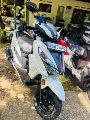 Honda Grazia white 2019