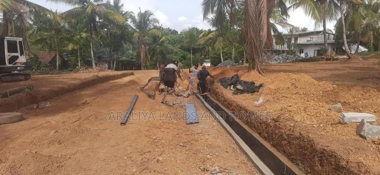 Land For Sale In Close To Kahathuduwa