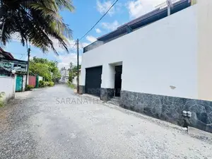 Solid House in Very convenient Location Nugegoda Wijerama For Sale