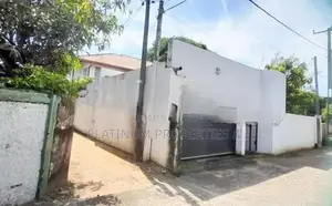 21.5 Perch Luxury House For Sale In Moratuwa - 100m to Galle Road