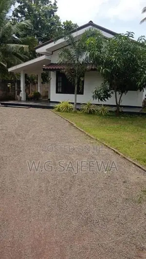 3 Bedroom House for sale in kandawala katana