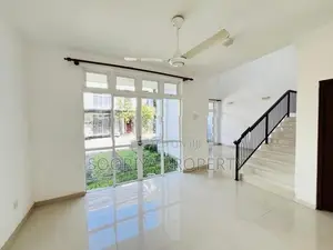 Almost Brand New Luxury Two Story House for Sale in Piliyandala