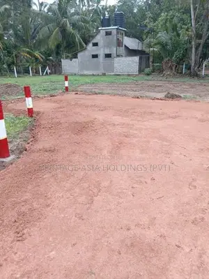 Land for Sale පල්ලිය පාර පම්බල