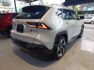 Toyota Yaris Cross Premium 2025