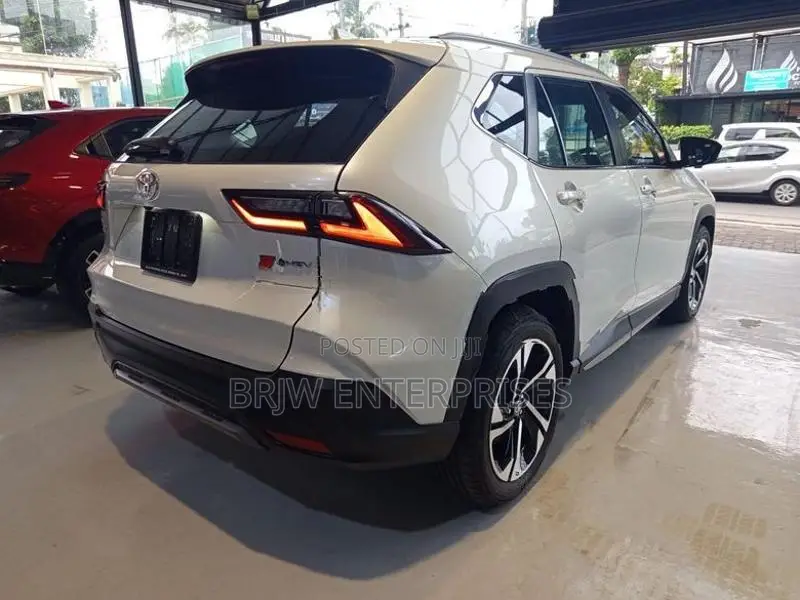 Toyota Yaris Cross Premium 2025