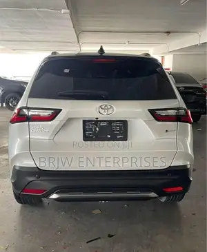 Toyota Yaris Cross Premium 2025