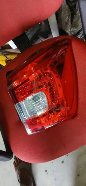 Suzuki Sx4 S-Cross Tail Light (Small Repaired)