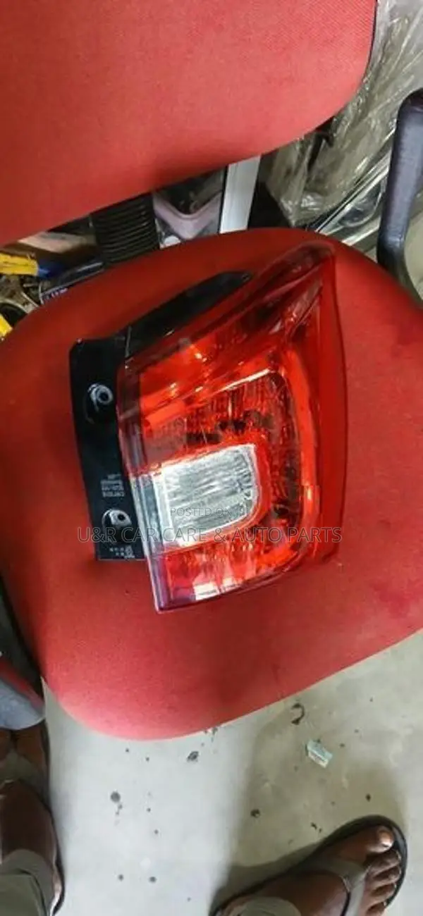 Suzuki Sx4 S-Cross Tail Light (Small Repaired)