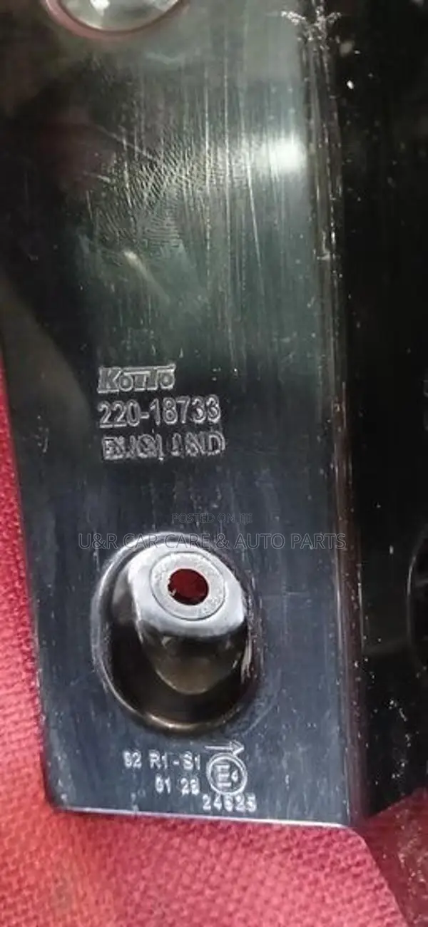 Suzuki Sx4 S-Cross Tail Light (Small Repaired)