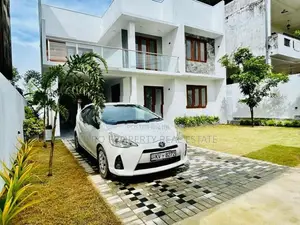 Super Luxury House for Sale in Athurugiriya