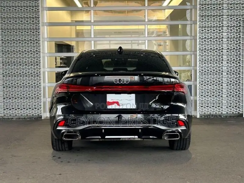 Audi A5 110kW S-line (Black) 2025
