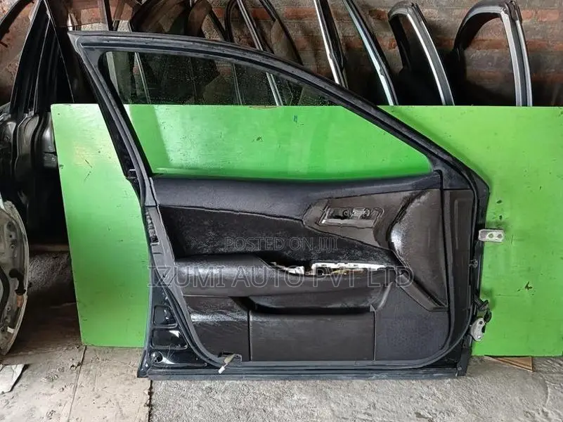 Toyota Crown GRS 200 4 Door set