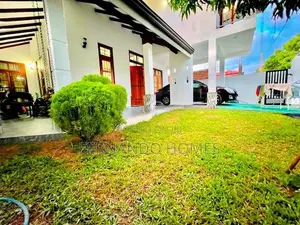 Well Built Upstairs Nice House For Sale In Negombo Daluwakotuwa