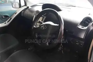 Toyota Vitz 2007