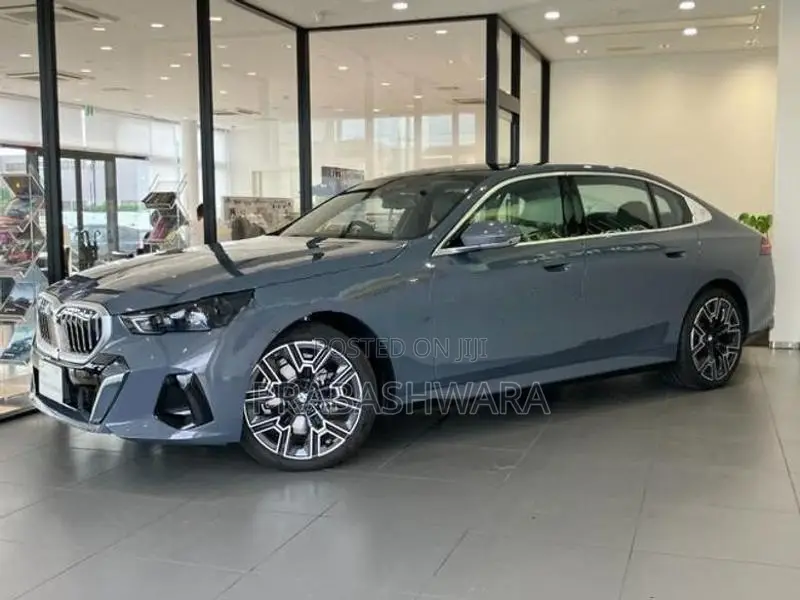 BMW 525Li (Import) 2025