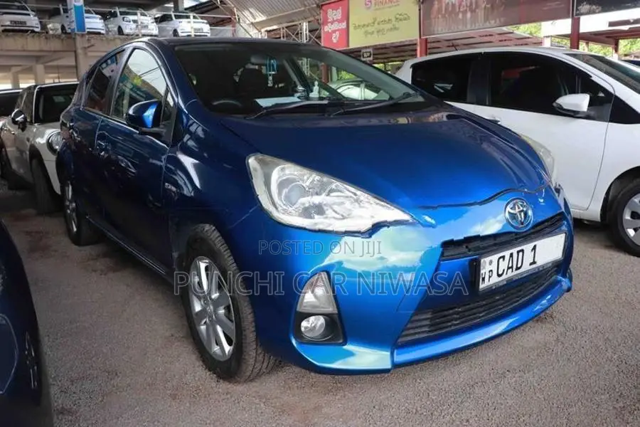 Toyota Prius c 2013