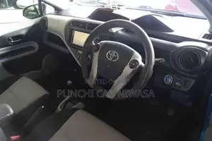 Toyota Prius c 2013
