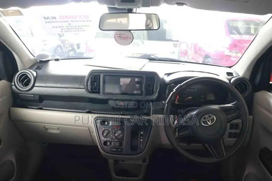 Toyota Passo 2016