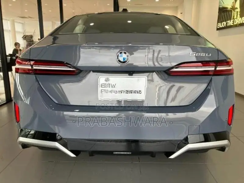 BMW 525Li (Import) 2025