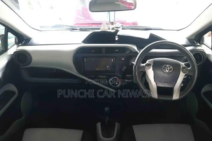 Toyota Prius c 2013