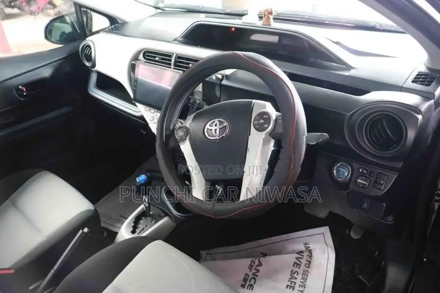 Toyota Aqua S-GRADE 2013