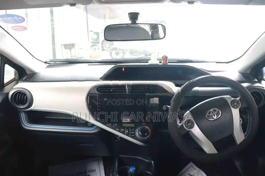 Toyota Aqua S-GRADE 2013