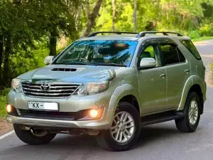 Toyota Fortuner 3.0L D-4D Diesel 2013