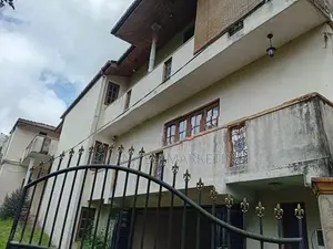 Luxury House for Sale in Battaramulla