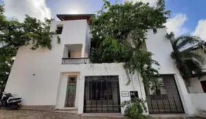 Luxury 3 Storey House for Sale in Nugegoda