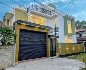 Super Luxury Brand New 3-Storey House for Sale – Negombo (Daluwakotuwa