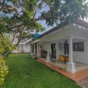 Elegant Luxury villa Near Airport – Fully Furnished Negombo