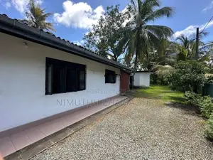 Land with Two Houses for Sale Mulleriyawa