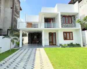 Luxury Beautiful Two Storey House for Sale in Athurugiriya