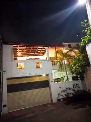 Super Luxury 3-Storey House For Sale In Nugegoda Pepiliyana