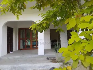 Luxury Villa for Rent in Mihiripanna, Unawatuna