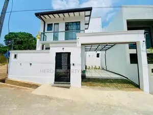 HAS207- Modern Luxury Quality House for Sale in Piliyandala