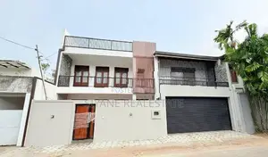 Newly Build Beautiful House for Sale in Battaramulla