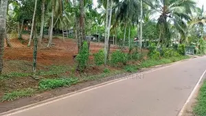 කඳන නගරයෙන් නේවාසික බිම් කොටස්
