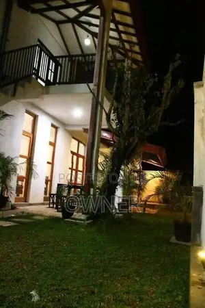 Holiday Rooms in Hatton (White Block Hotel )