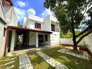3 Storied House including Roof-Top - Panadura Gorakana Near Bolgoda La