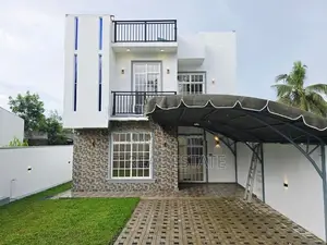 03BR Luxury Three Story House For Sale In Piliyandala