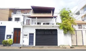 Modern 5BR Family Home with Rooftop Terrace – Mount Lavinia