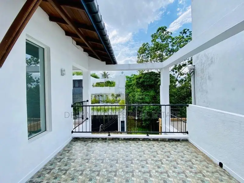 Modern 2-Storey House Near Homagama Town
