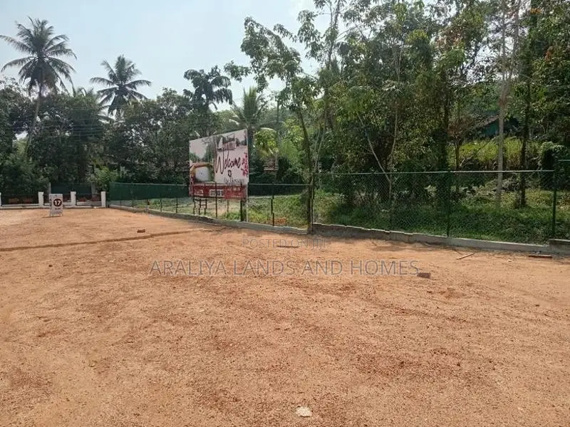 Oruthota නේවාසික බිම් කොටස්