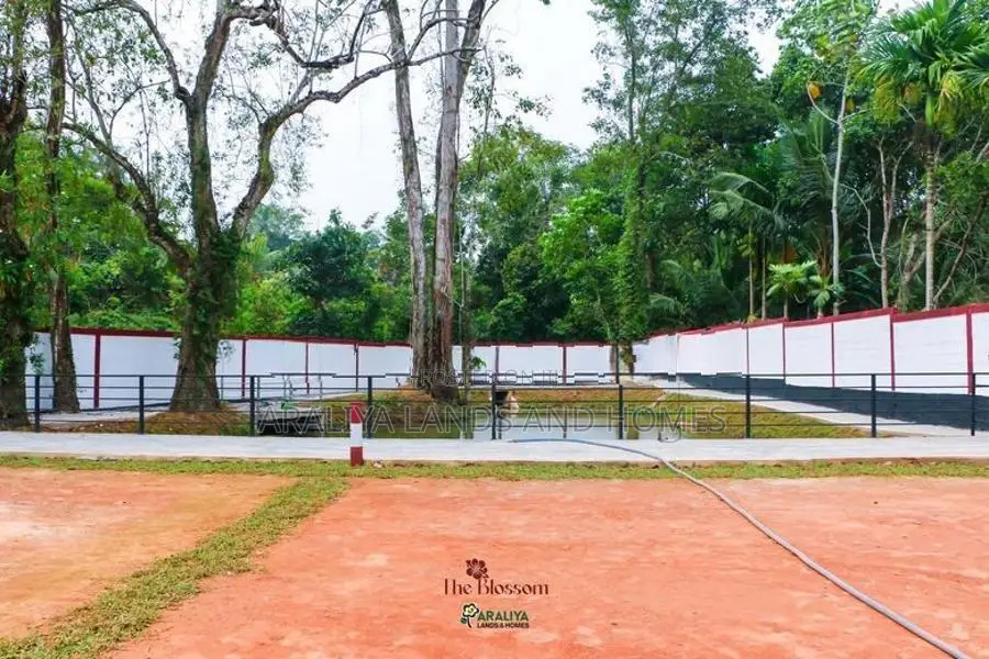 Oruthota නේවාසික බිම් කොටස්