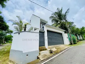 Brand New Luxury House in Athurugiriya Gated Community
