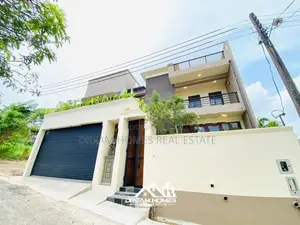 Architect-Designed Brand New Luxury Masterpiece – Malabe