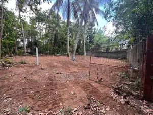 Land for sale in Athurugiriya